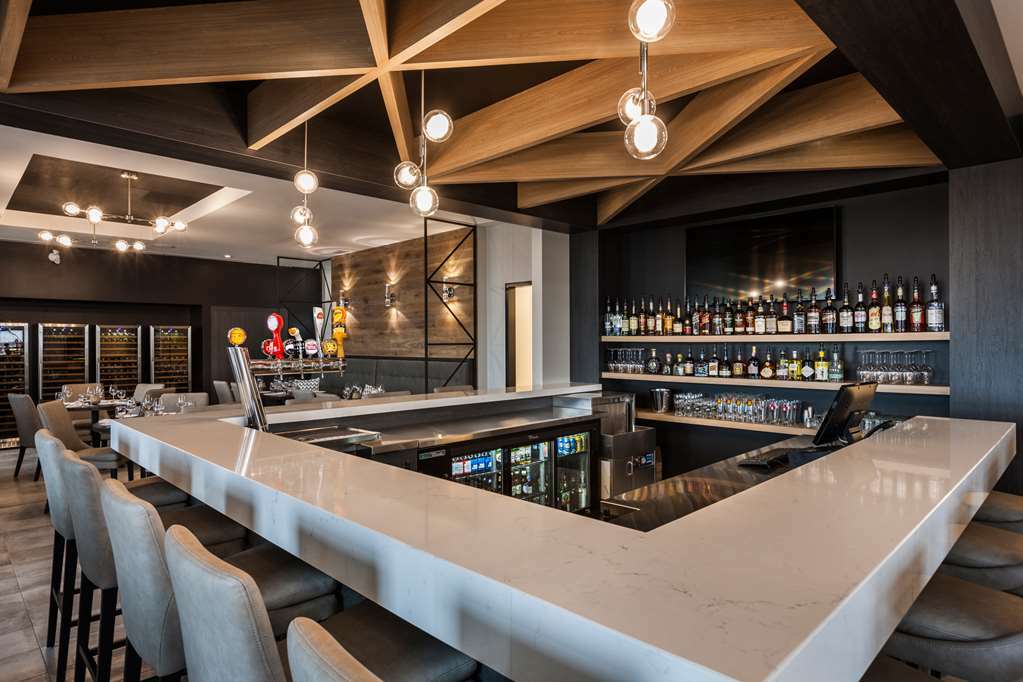 因佩里亚泰勒博恩套房酒店 餐厅 照片